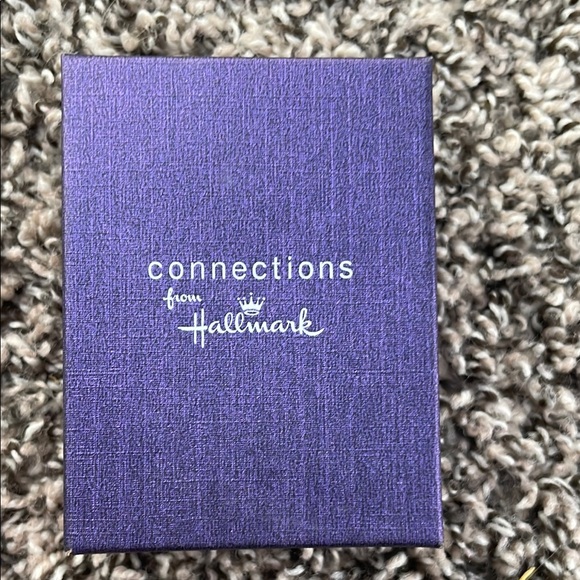 Hallmark Silver and Gold Family Tree Necklace - Picture 4 of 5